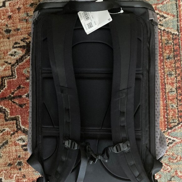 NWT Lululemon 360 Ambassador Backpack - Picture 2 of 3